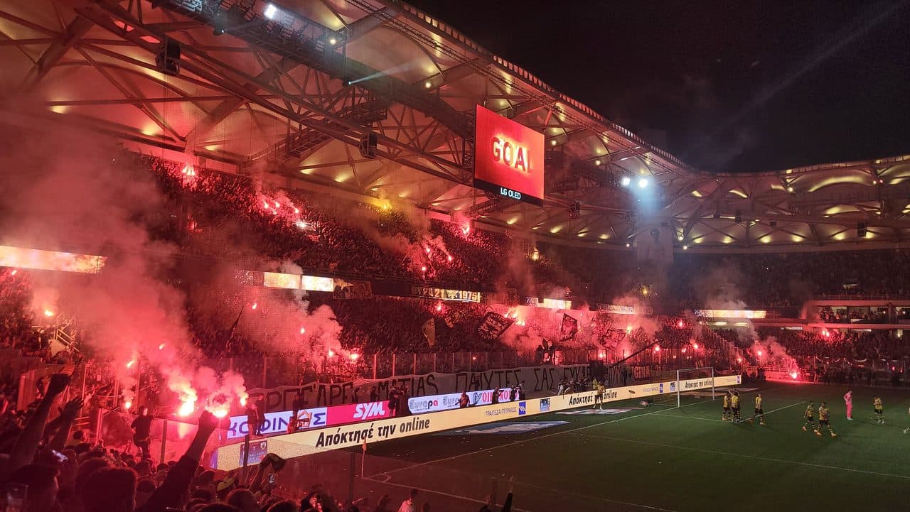 AEK football match — φωτογραφία αρχείου · Demian vi / CC BY-SA 4.0, μέσω Wikimedia Commons