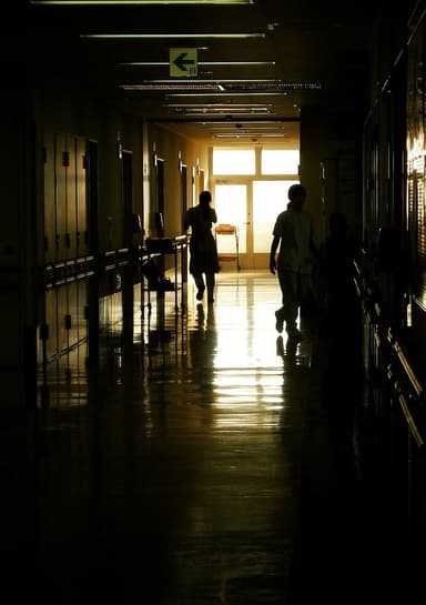 Ψυχολόγος καταγγέλλει ολική μαστεκτομή για καρκίνο «που δεν είχε» — υποψία μπερδέματος βιοψιών σε διαγνωστικό κέντρο