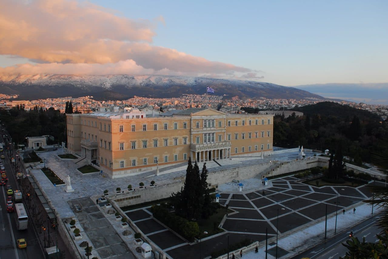 Η Βουλή των Ελλήνων — φωτογραφία αρχείου · Gerard McGovern / CC BY 2.0, μέσω Wikimedia Commons