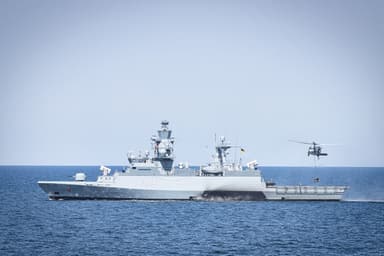 Ρωσική φρεγάτα φέρεται να έριξε προειδοποιητικά πυρά κοντά σε βρετανικό ιστιοφόρο στη Μάγχη — έρευνα του Λονδίνου