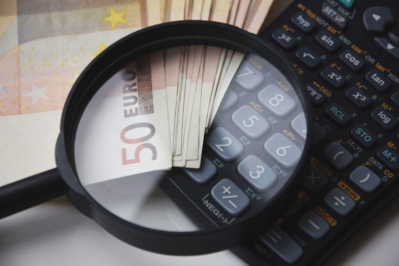 Έρευνα για ξέπλυμα χρήματος — φωτογραφία αρχείου · Pixabay / Pexels License, μέσω Pexels