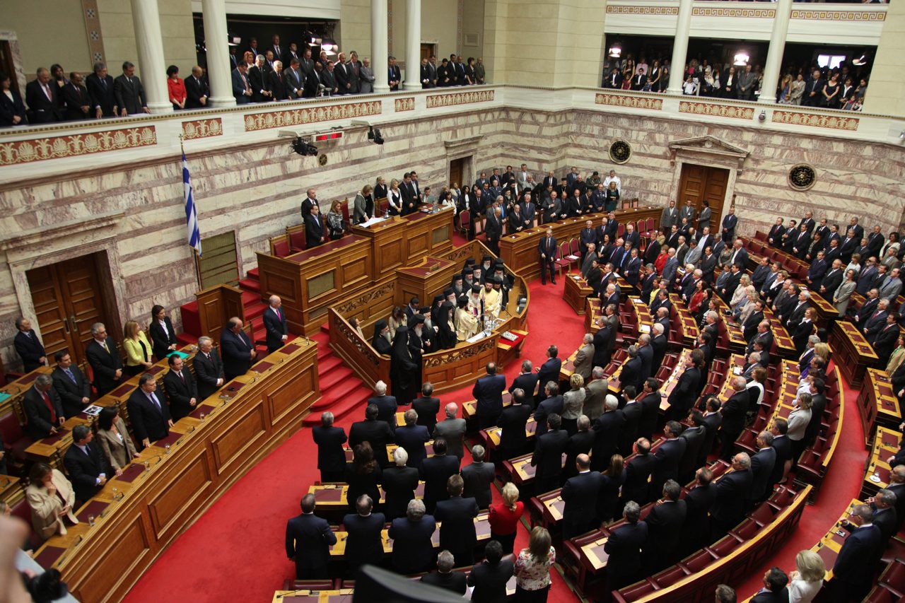 Υπερψηφίστηκε από τη Βουλή το νομοσχέδιο για τη Μετανάστευση και το Άσυλο, μόνο με τις ψήφους της ΝΔ